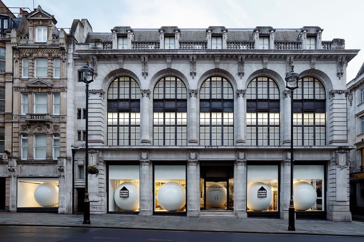 Lugar Dover Street Market