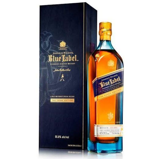 Johnnie Walker Blue Label o etiqueta azul. 