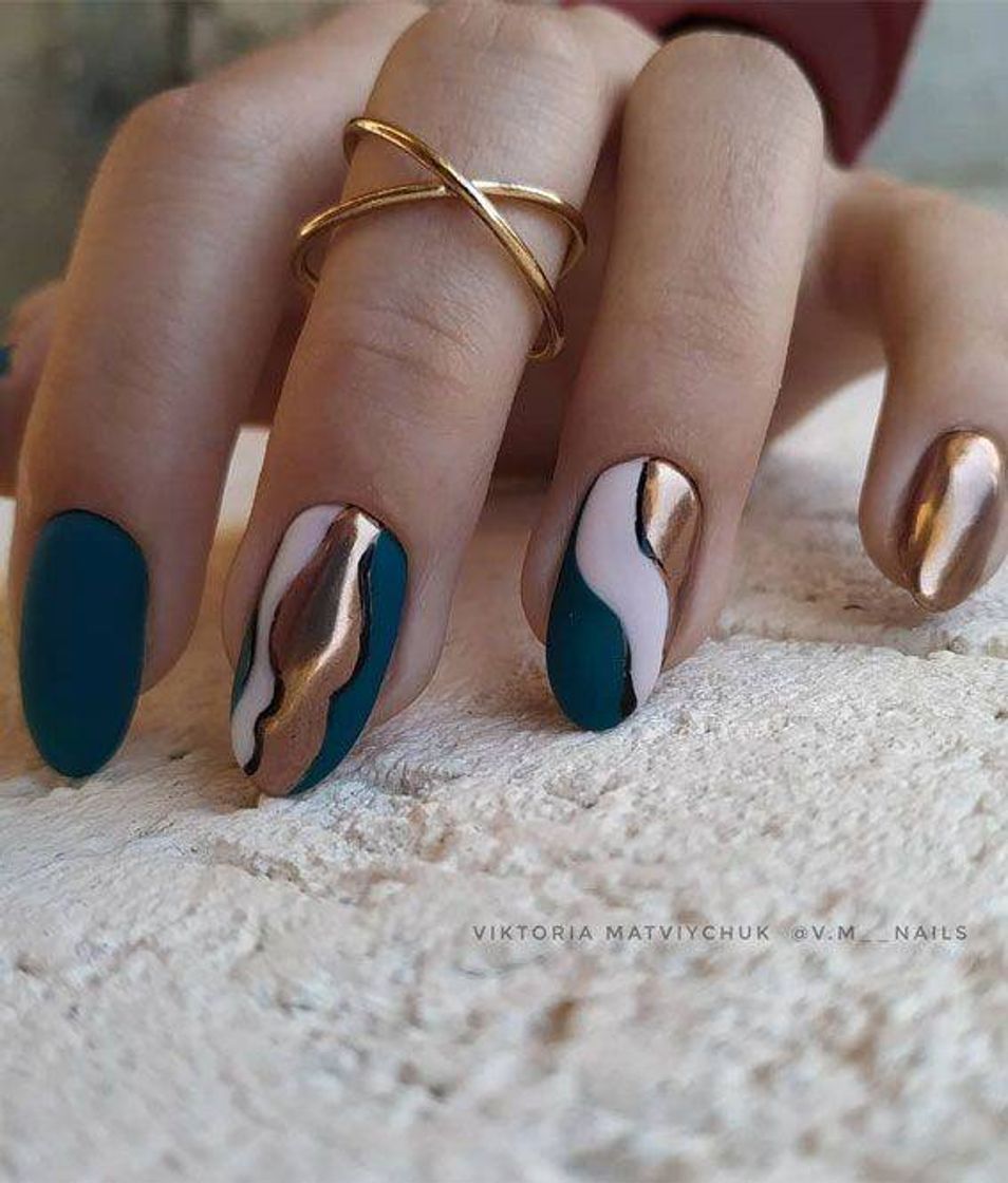 Social Nails