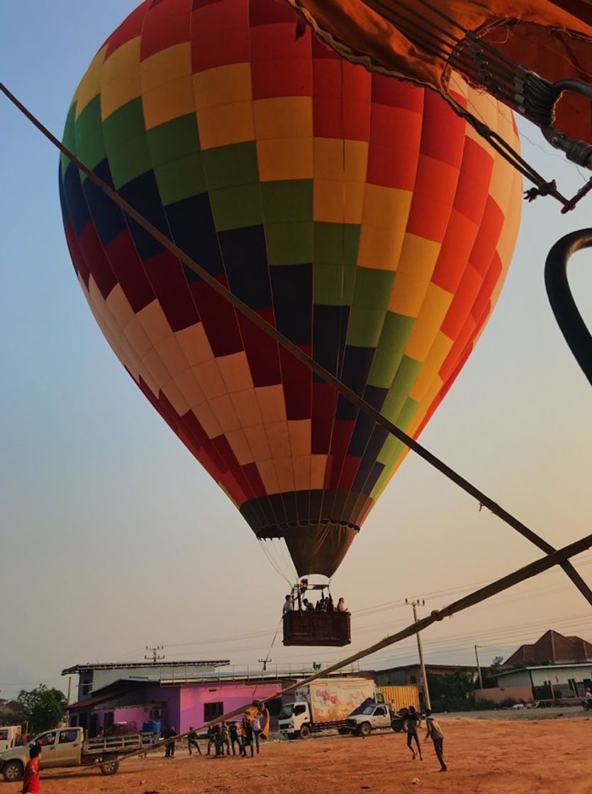 Fashion Hot air balloon in Vang Vieng