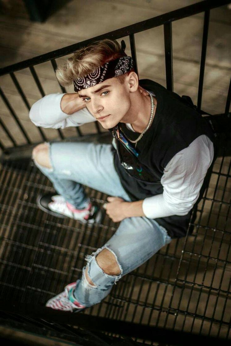 Fashion É claro que o nosso principe de bandana taria aqui