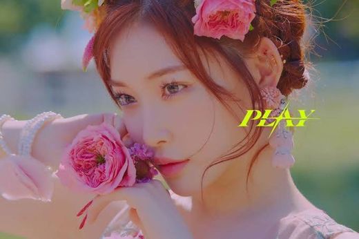 CHUNG HA 'PLAY' Official MV - YouTube