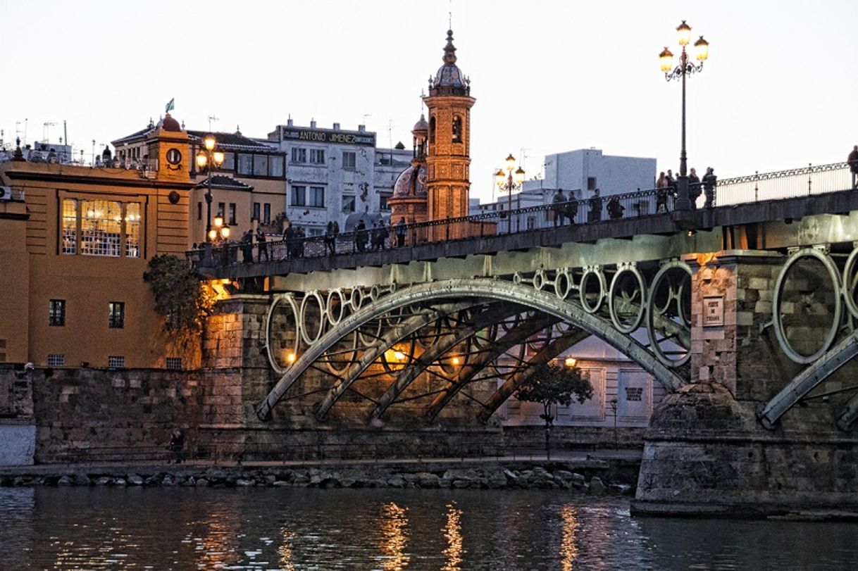 Place Puente de Triana