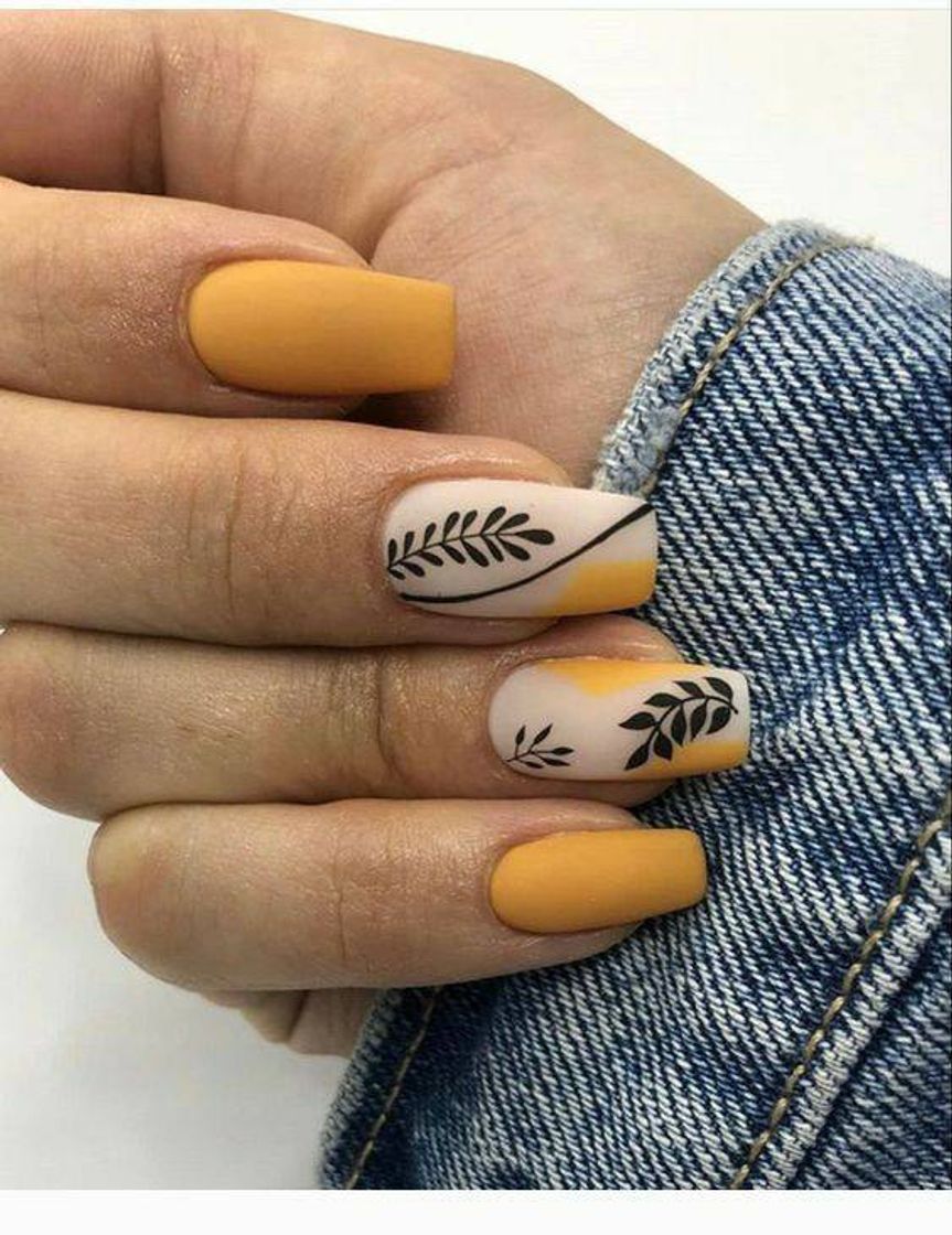 Moda Nails 