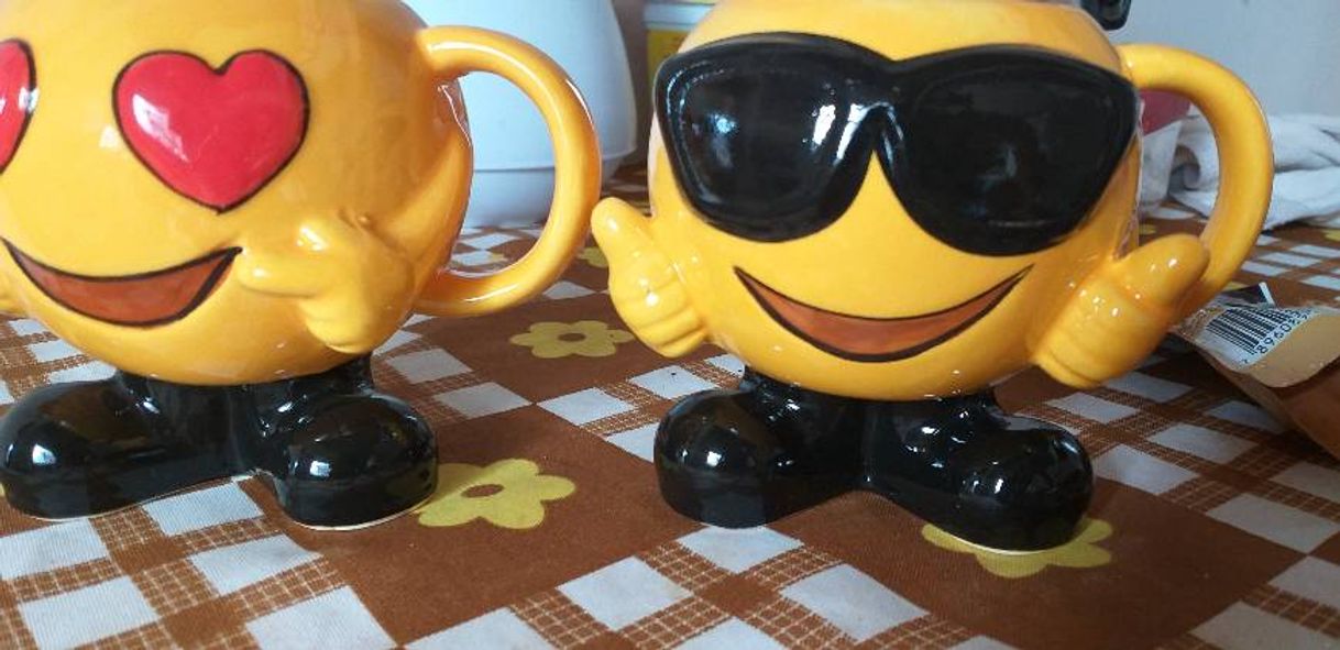 Product Caneca Porcelana Emoji Olhos Coração 400ml