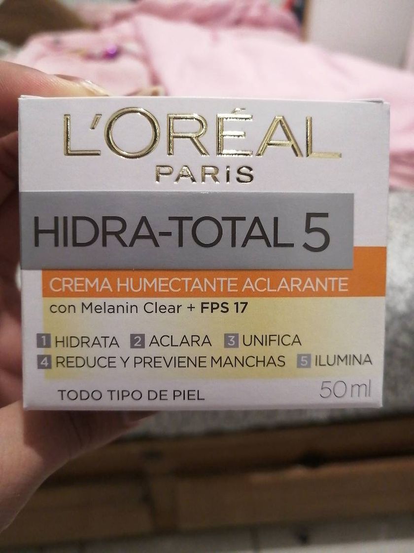 Crema humectante y aclarante