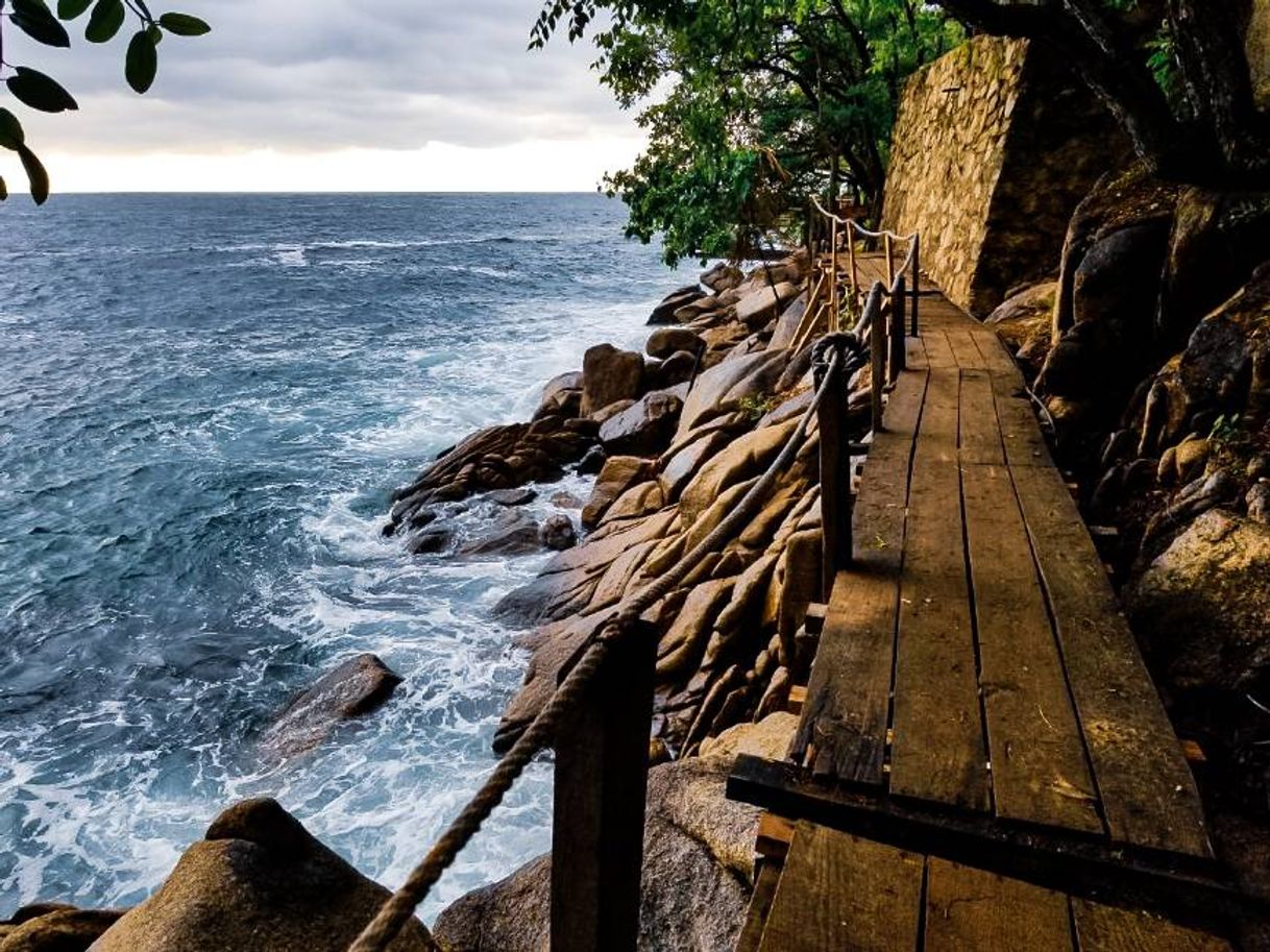 Lugar Colomitos Beach