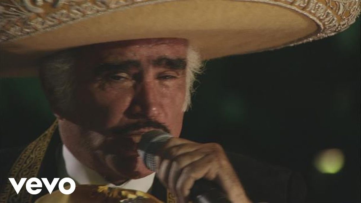 Moda Vicente Fernández - La Ley del Monte (En Vivo) - YouTube