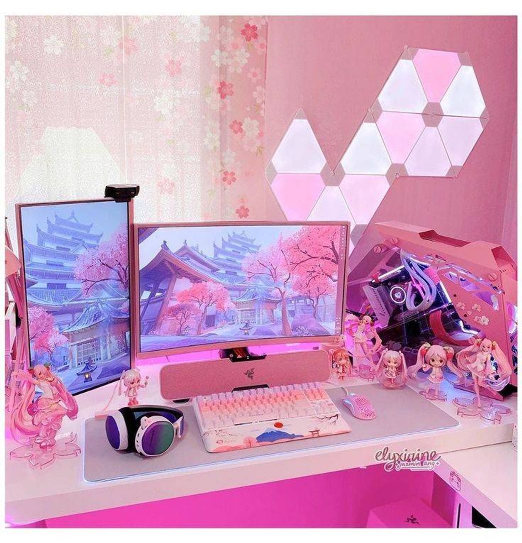 Videojuegos Cute setting for gamers who love pink