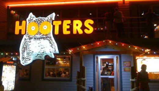 Hooters Malecon Americas