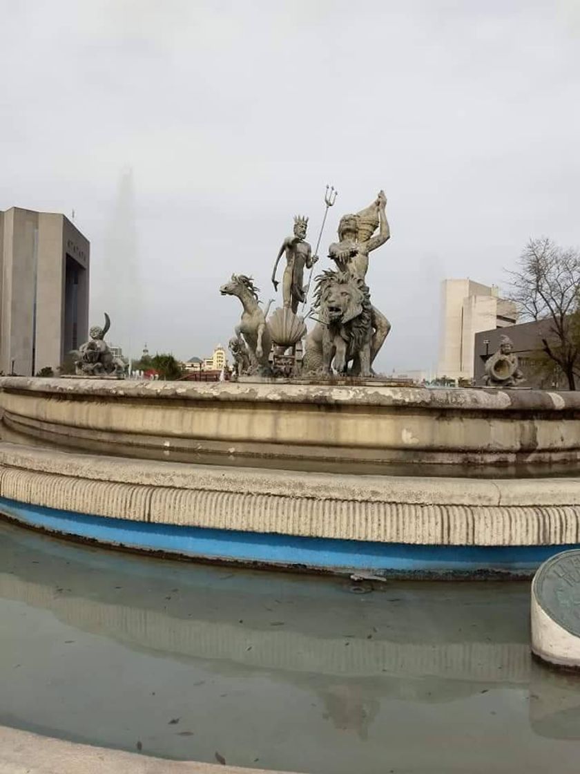 Place Fuente de Neptuno