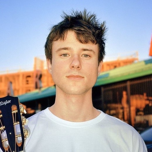 Alec Benjamin