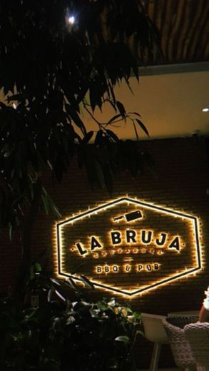 La Bruja Chupadora BBQ & Pub