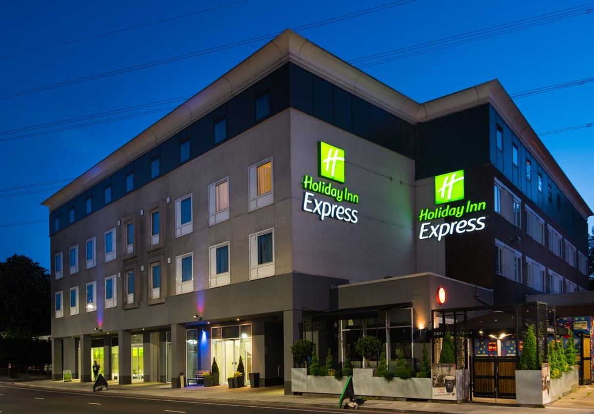 Lugar Holiday Inn Express London - Wimbledon South