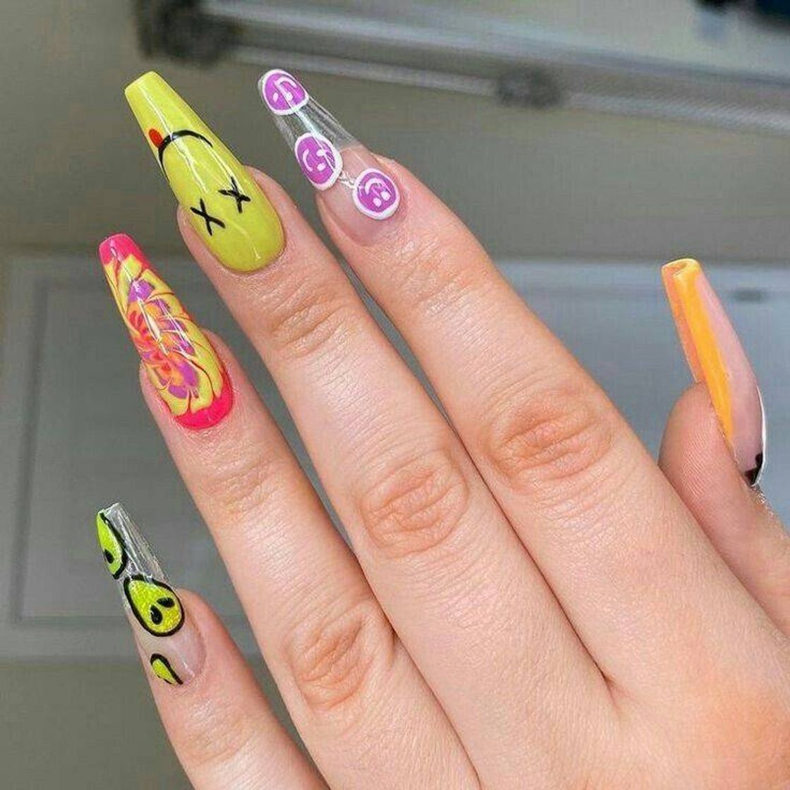 Moda indicação de unhas