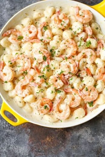 shrimp and gnocchi with garlic parmesan cream 🍤🍝