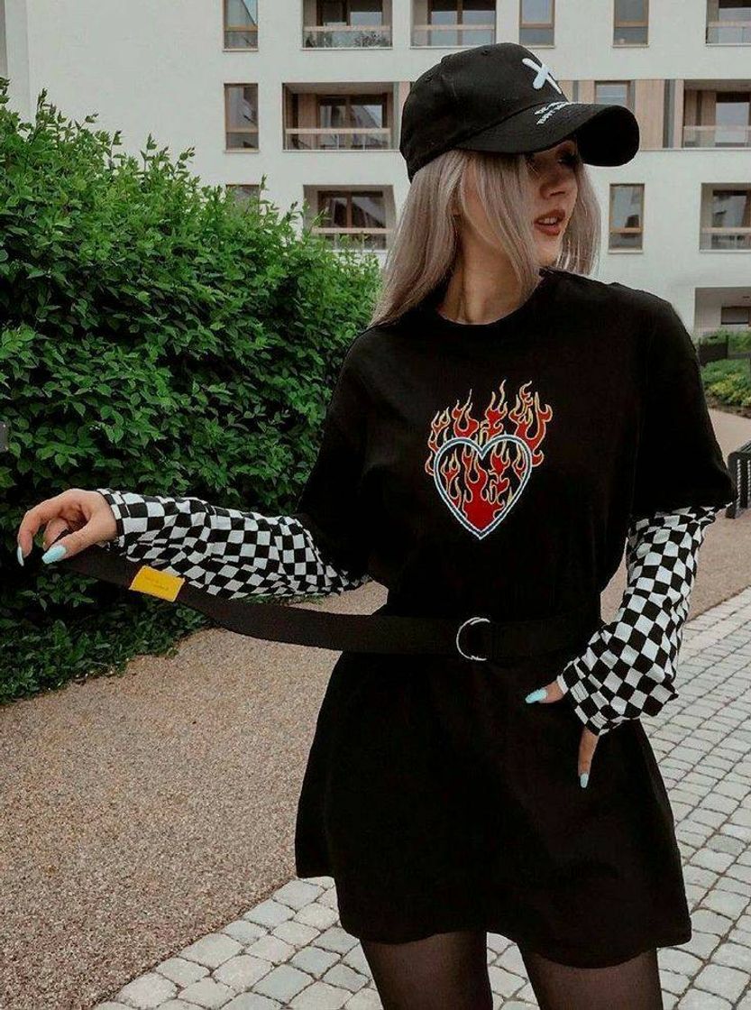 Social E-girl outfit🖤