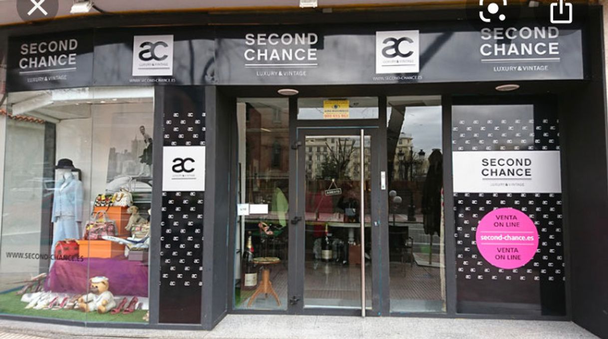 Lugar Second Chance Luxury & Vintage