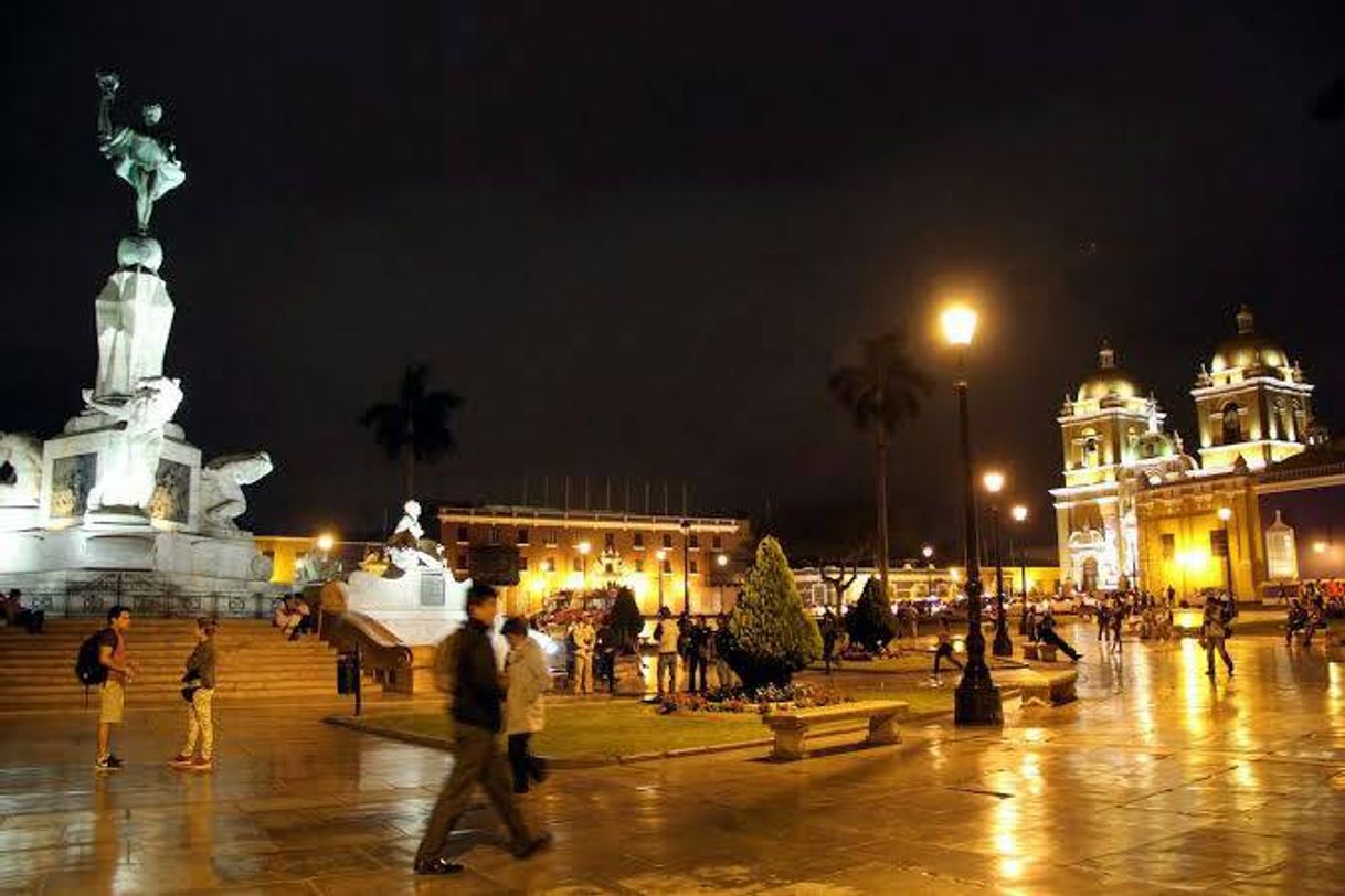 Lugar Plaza de Armas de Trujillo