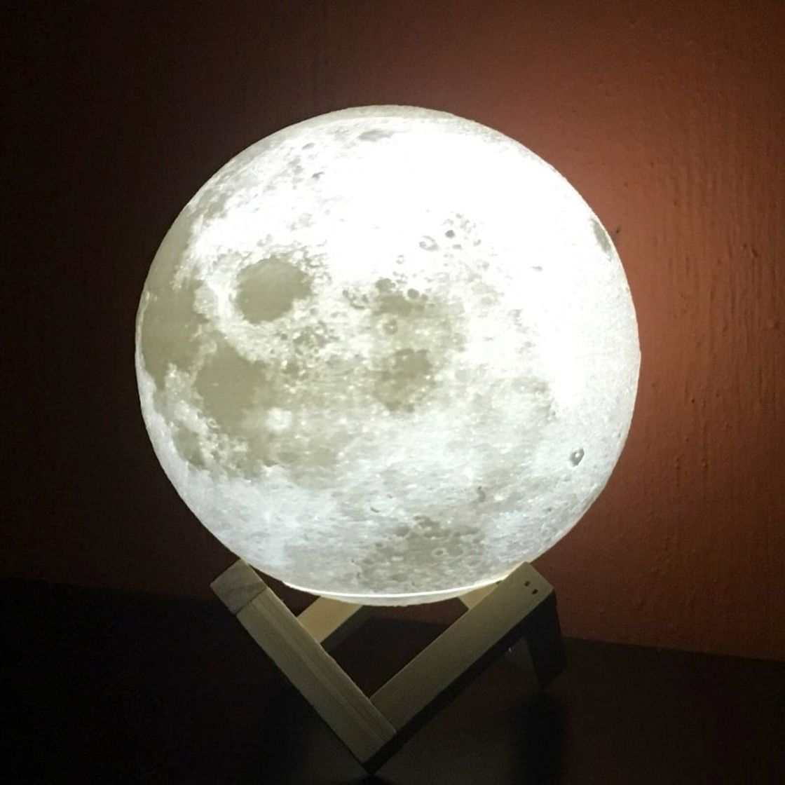 Elemento de la categoría hogar Lámpara de Luna en 3D