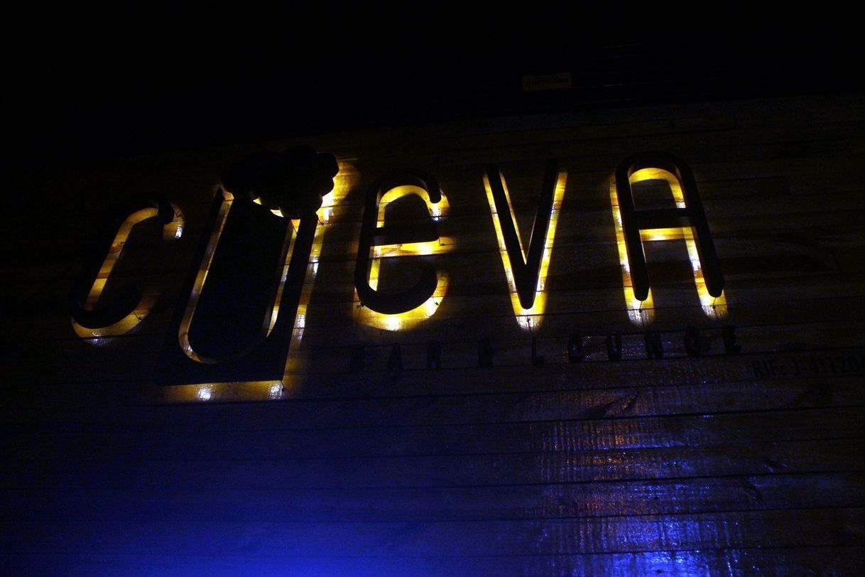 Restaurantes Cueva Bar & Lounge