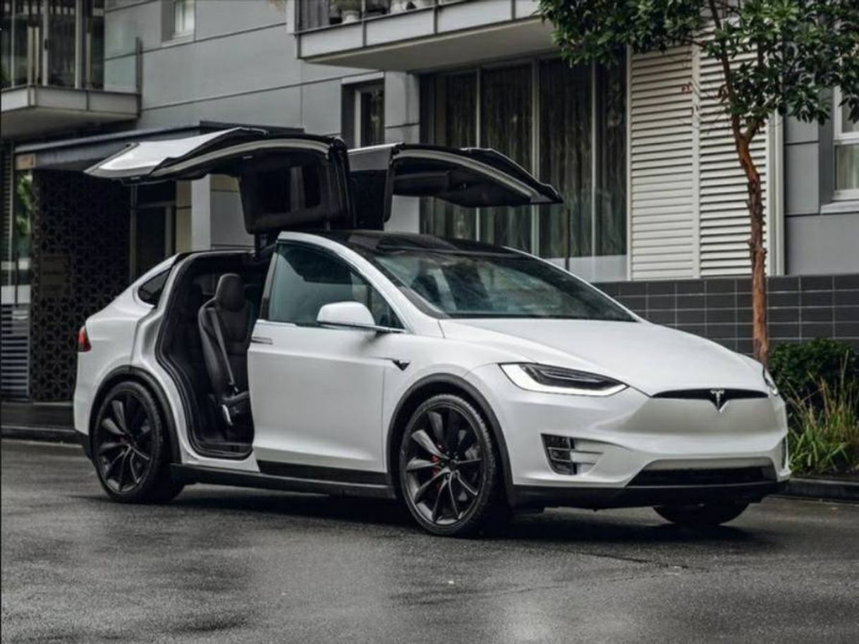 Moda Tesla