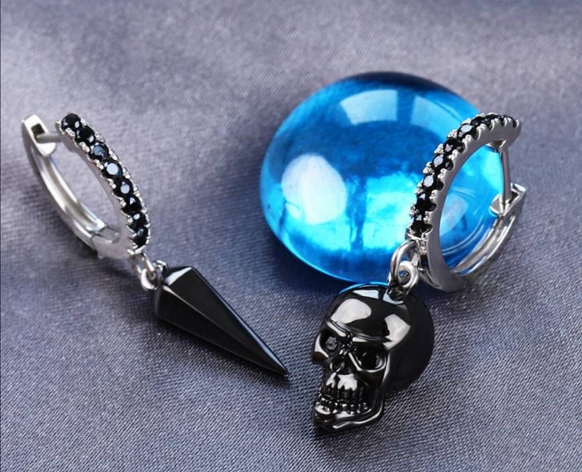 Moda Skull and Awl earrings