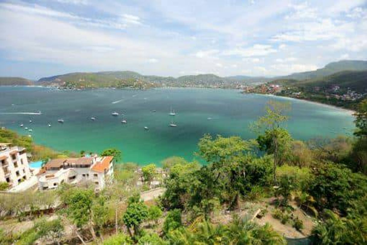 Lugares Playa Larga Zihuatanejo