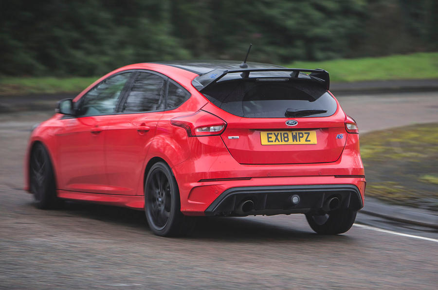 Moda Ford Focus RS Review, Pricing, and Specs