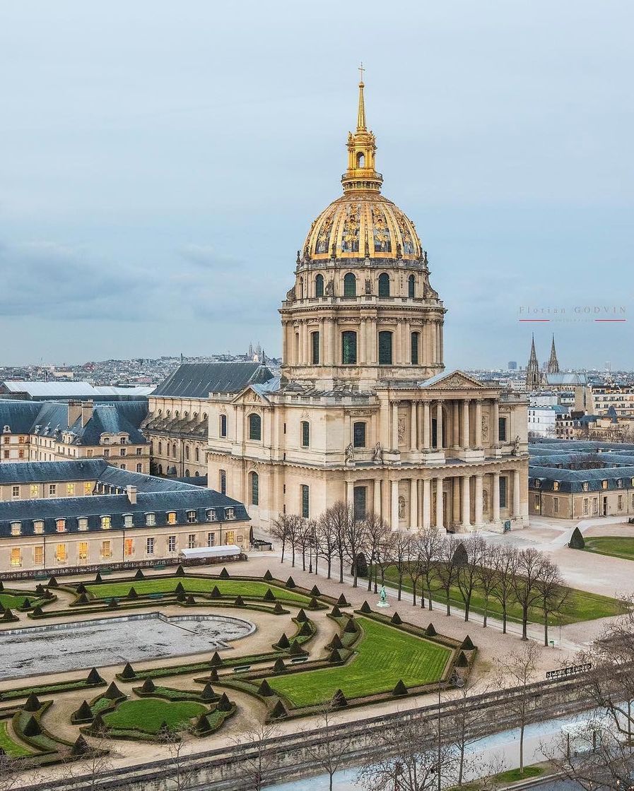 Place Les Invalides