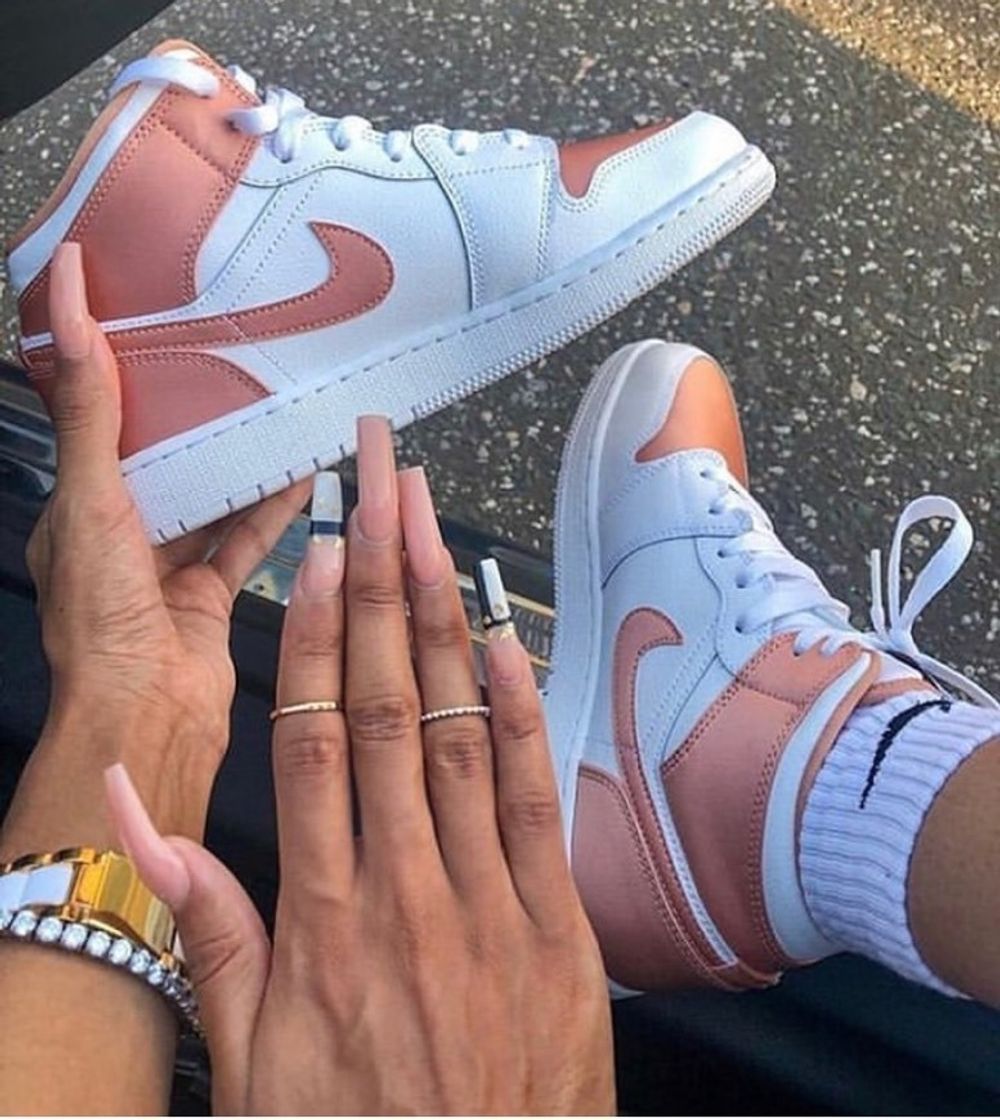 Social Nike Jordan 1