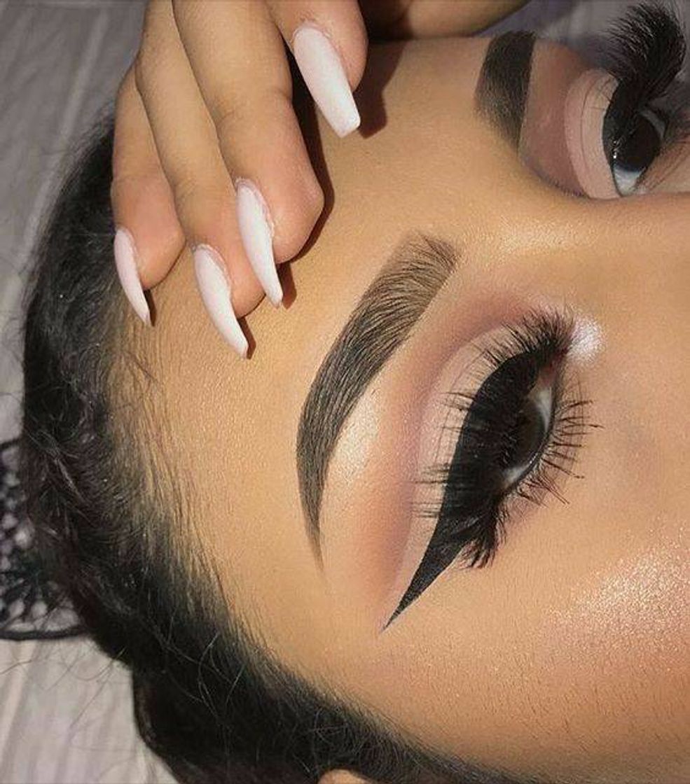 Fashion Cut crease