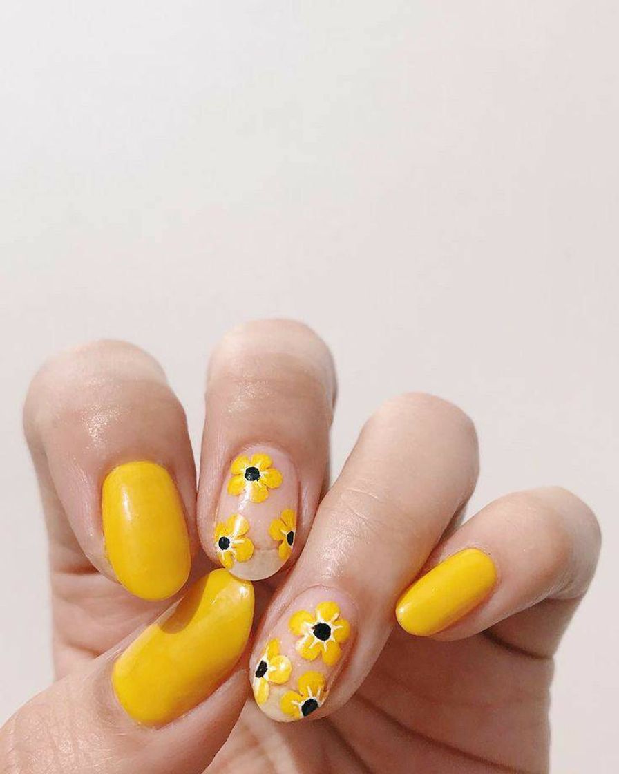 Moda Nails