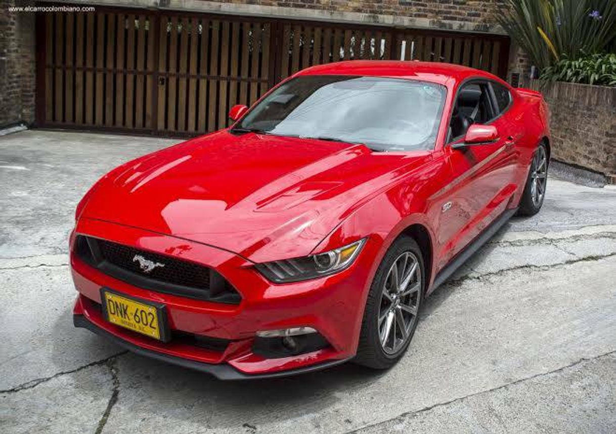 Fashion Ford Mustang GT (435 HP | Aceleración 0 a 100 km: 4 s)