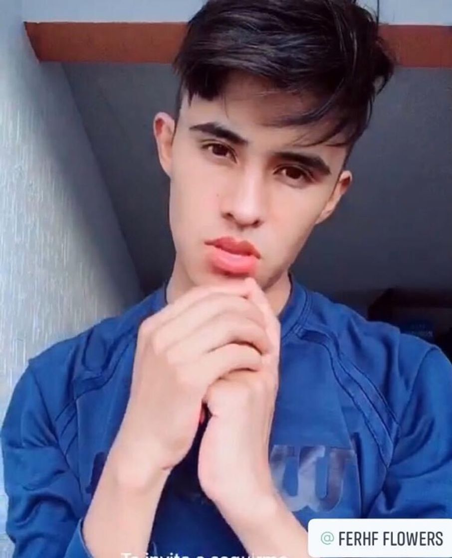 Vallan a mi canal de YouTube follow x follow 