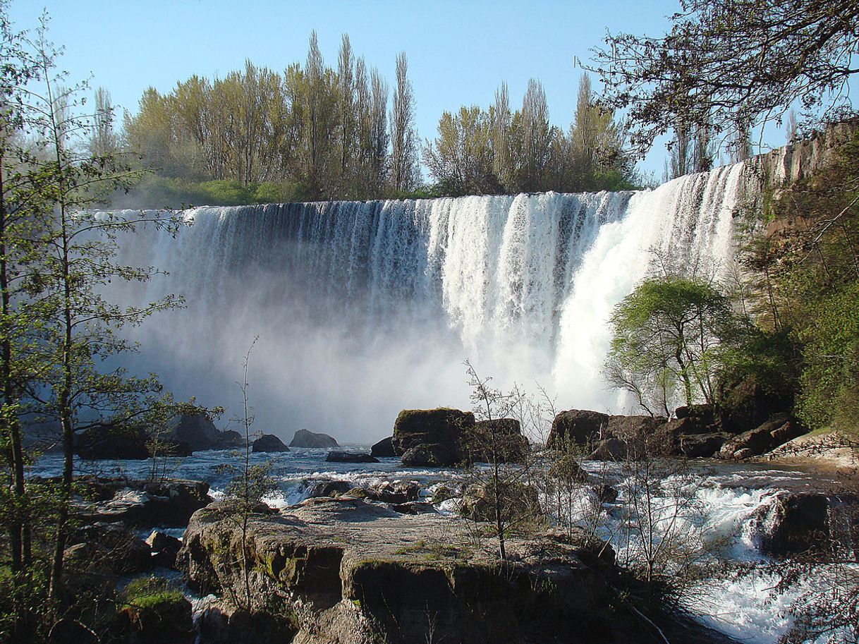 Lugar Saltos del Laja