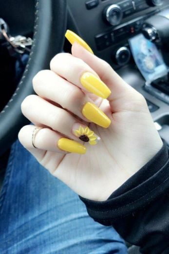 Uñas de girasol 