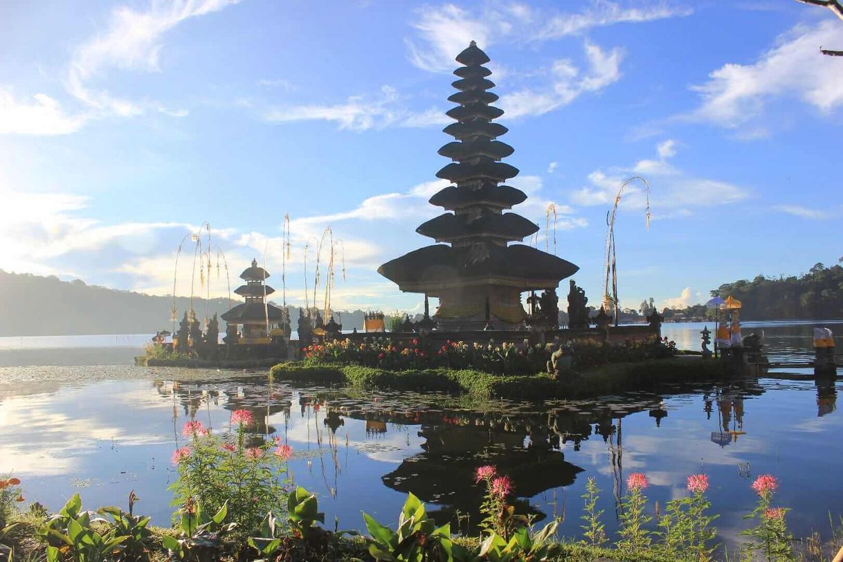 Lugar TEMPLO DE ULUN DANU