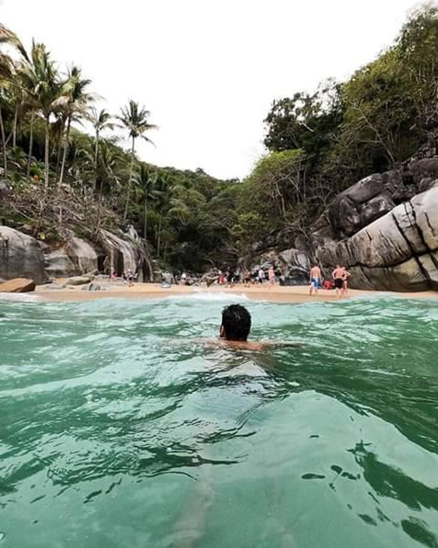 Lugar Colomitos Beach