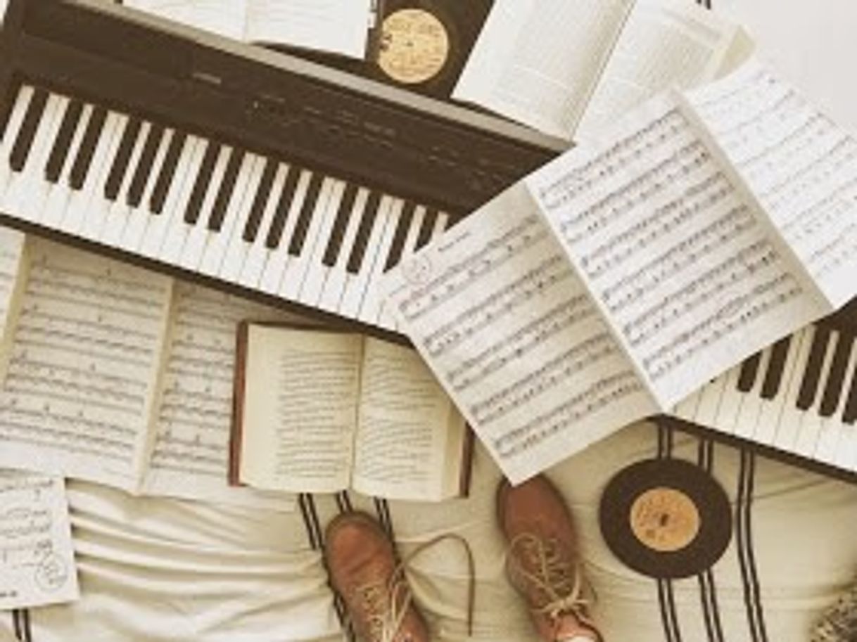 "todos quieren a daisy jones” de taylor jenkins reid