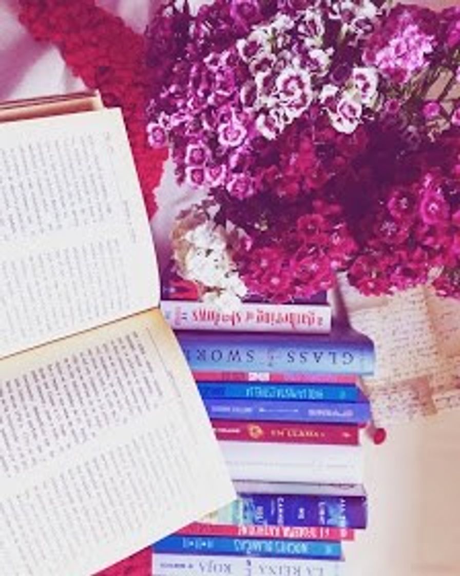 "rojo, blanco y sangre azul” de casey mcquinston