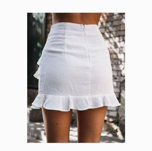 Falda blanca sencilla