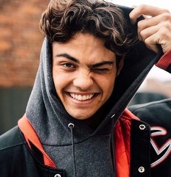 Fashion Noah Centineo - Wikipedia