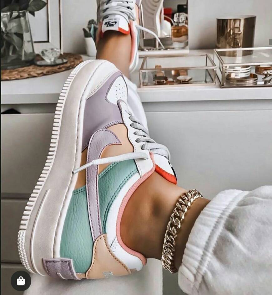 Social Nike color