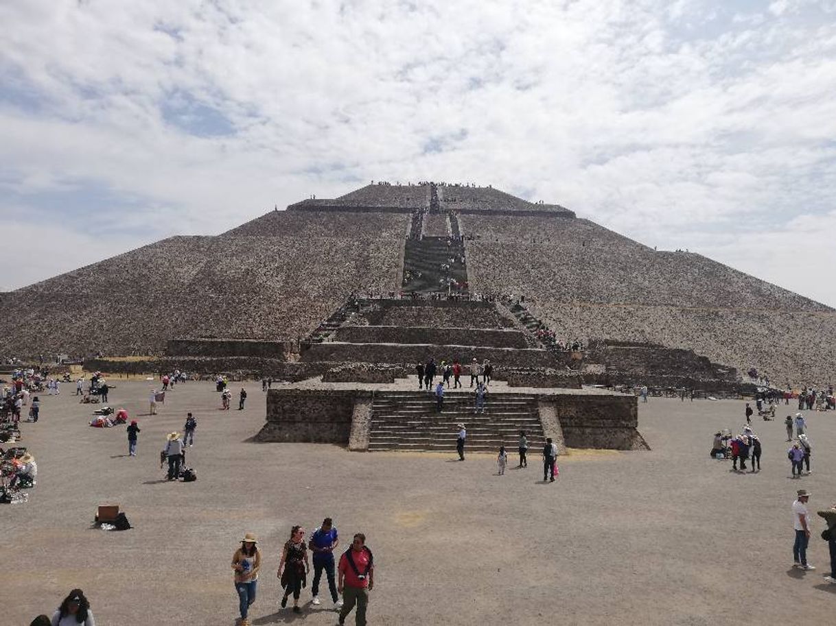 Place Piramides De Teotihuacan