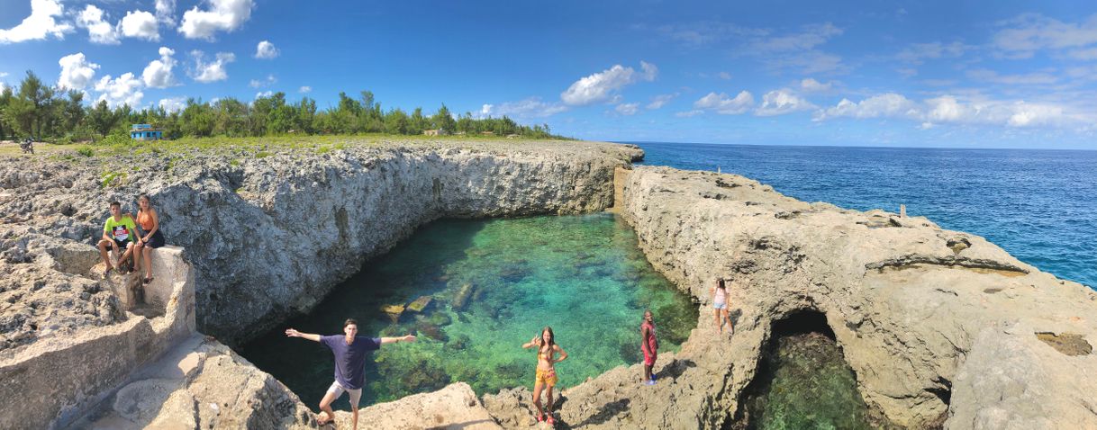 Moda Piscina de Monsieur Claude, la enigmática poceta natural 