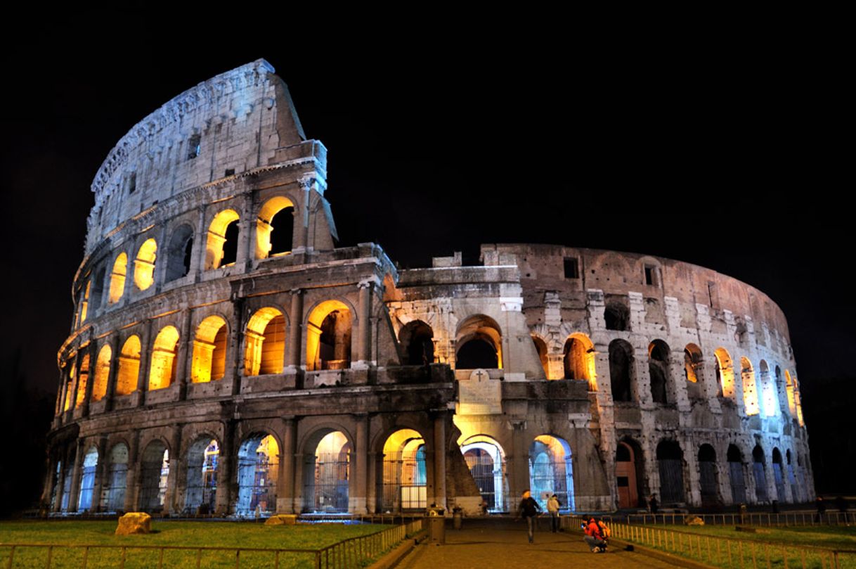 Lugar Coliseo de Roma