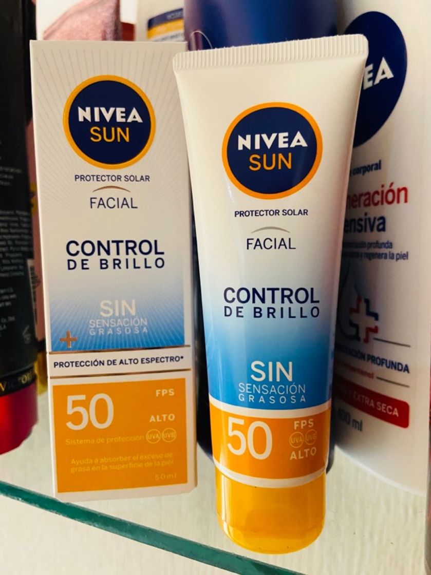 Producto NIVEA SUN Protección Facial UV Control de Brillos FP50