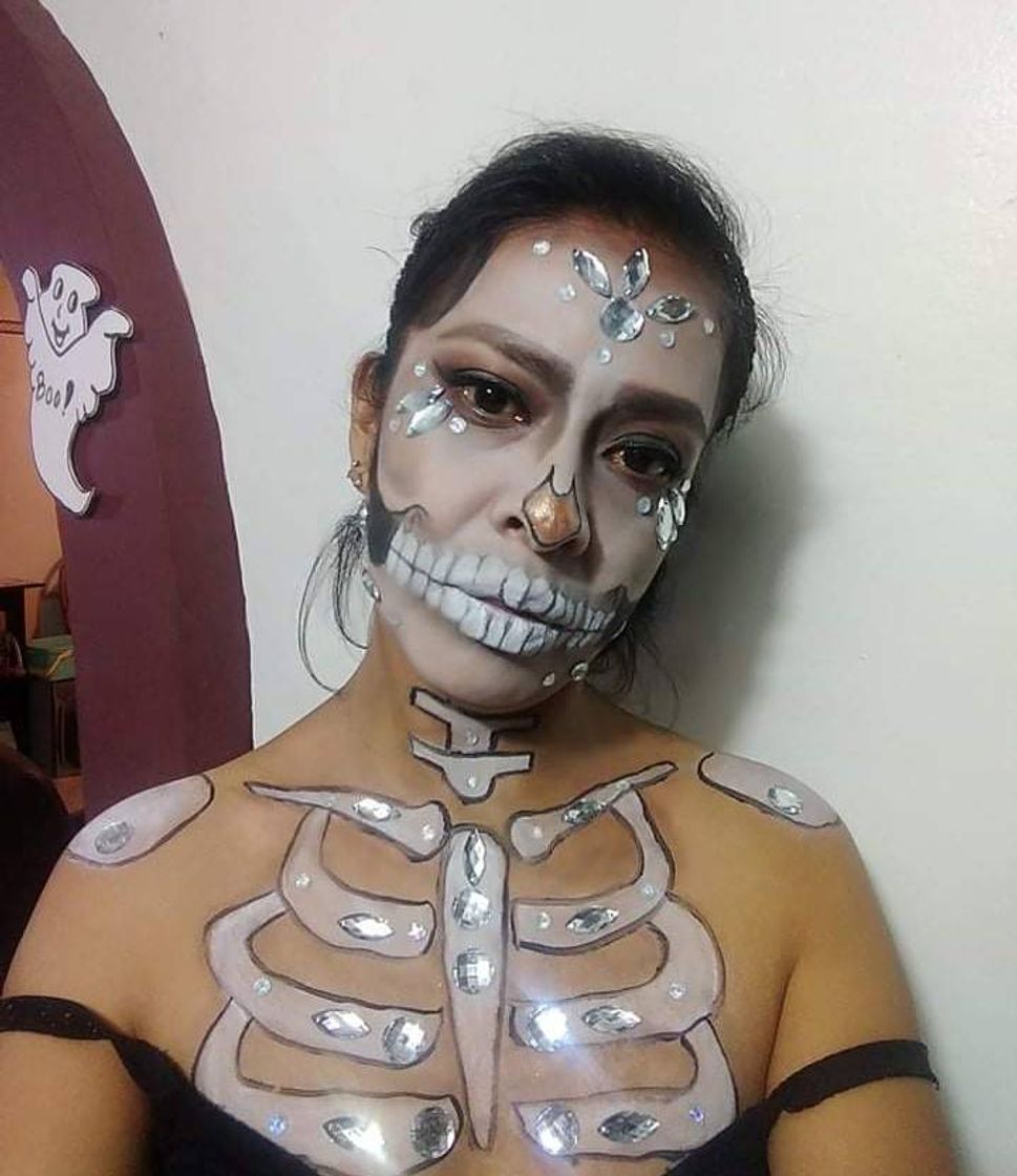 Fashion Maquillaje de catrina con pedrería de fantasia