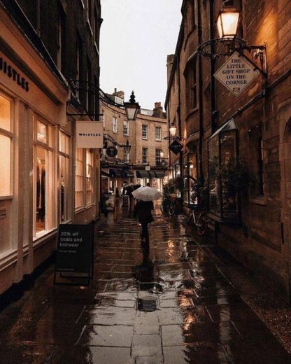 Fondo calles con lluvia